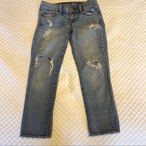 American Eagle Artist Distressed Cropped Capri Stretch Jeans